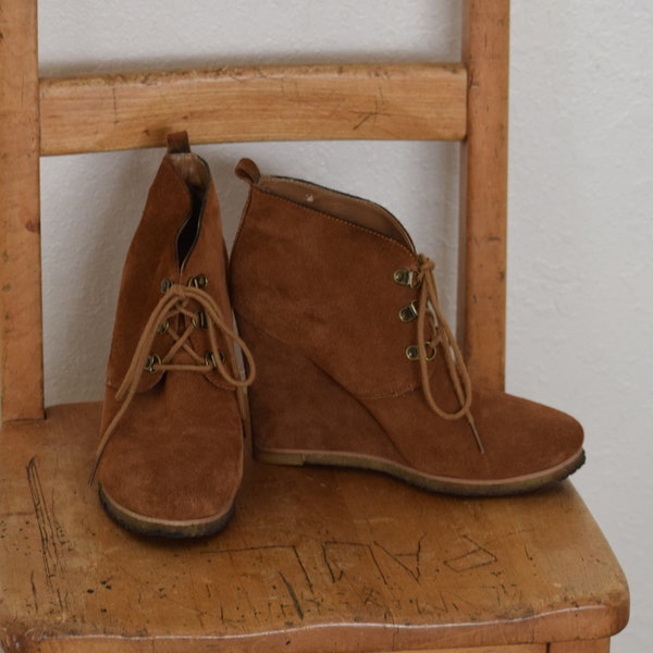 Cinnamon Suede 'Steve Madden' Wedge Heel Platform Lace Up Ankle Boots / Booties / Boho Boots / Western Boots- Women's 7 1/2