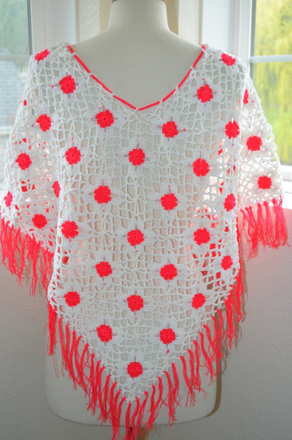 Vintage Hot Pink and White Crocheted Poncho / Cap… - image 4