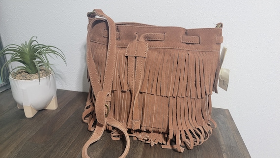 LUCKY L FRINGE PURSE – Gift of Garb