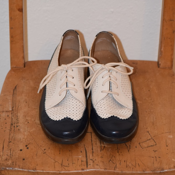 Retro Aerosoles Blue and White Rockabilly Wing Tip Oxford Saddle Shoes / Swing Dance Shoes - Women's 8 1/2