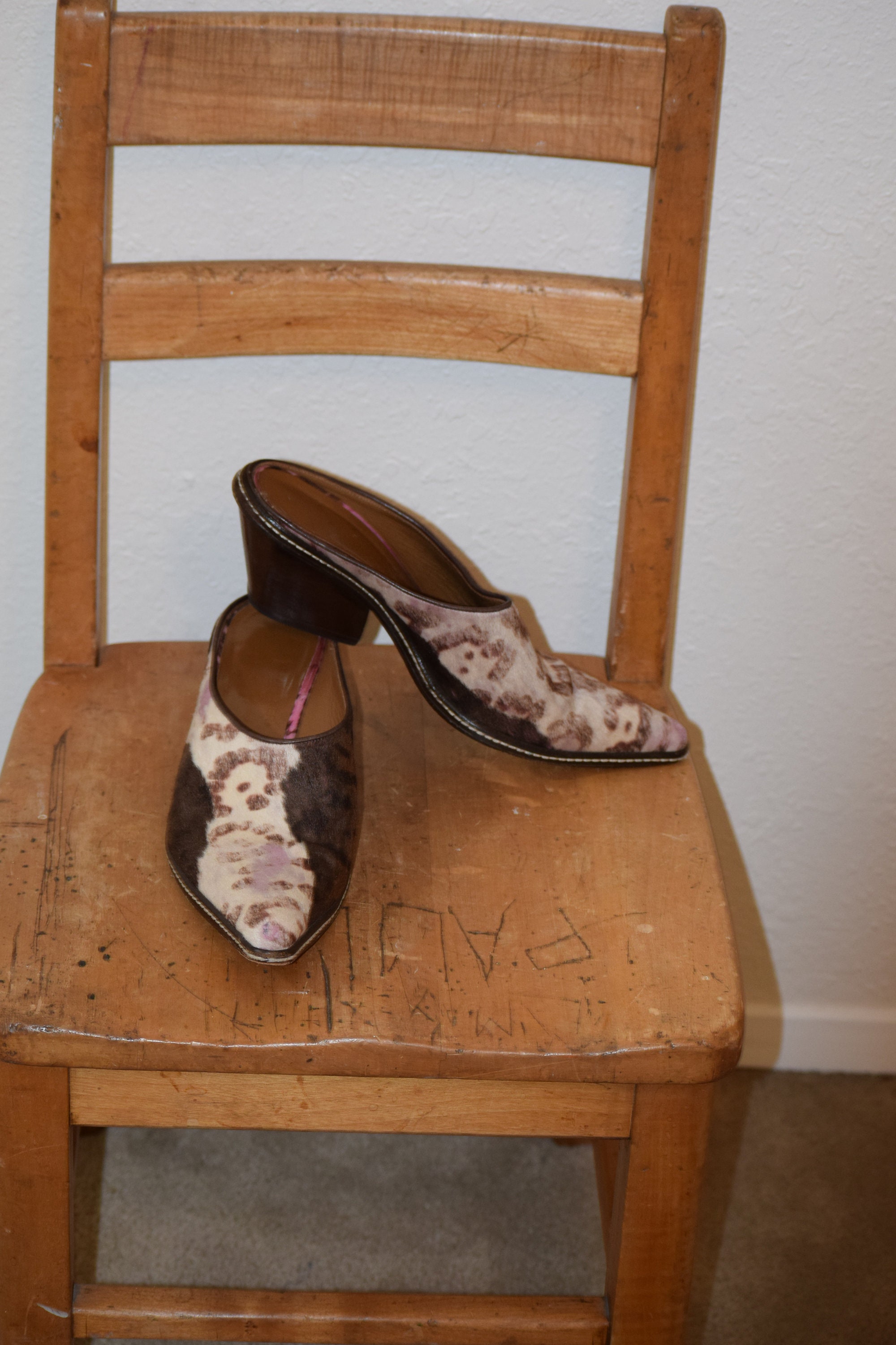 Donald pliner deals valda mule
