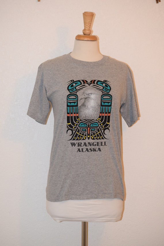 Retro Gray Crew Neck 'Wrangell Alaska' Native Ame… - image 1