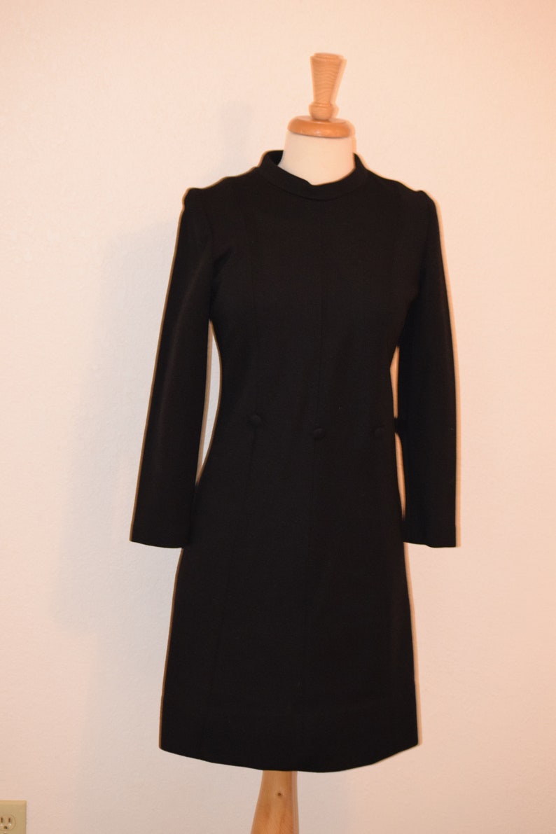 Black Double Knit Union Made /'Trends by Jerrie Lurie/' Sheath Mad Men Dress with Stand Up Collar and button Detail Women/'s Small to Medium