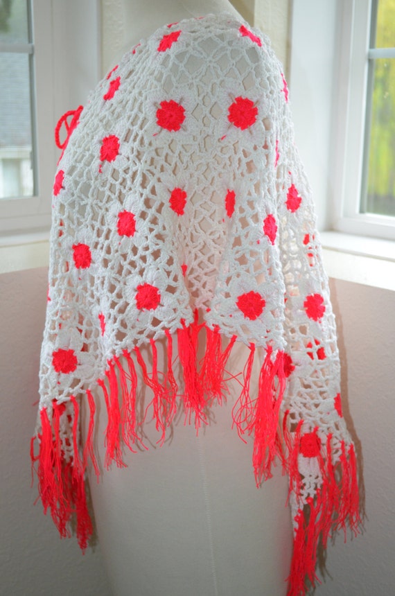 Vintage Hot Pink and White Crocheted Poncho / Cap… - image 3