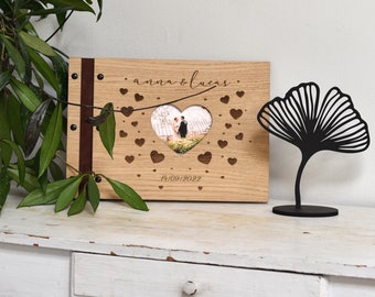 Handgemaakt trouwfotoalbum van leer en hout - personaliseer met naam, quote of illustratie