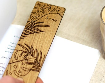 Handcrafted Bookmark from Leather & Wood - Personalize with Name, Quote, or Illustration