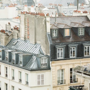 Impresión fotográfica neutra de París - Impresión de arte en los tejados parisinos - Decoración de pared neutra - Arte mural de París - Decoración de dormitorio francés