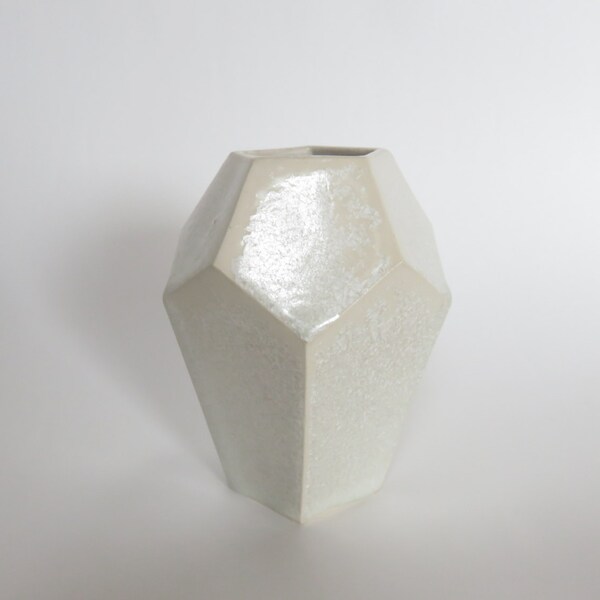 White crystal diamond flower vase, Ceramic vase, Ceramics and Pottery, geometric minimalist