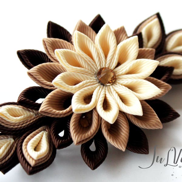 Barrette française fleur en tissu Kanzashi. Tons de marron.Barrette fleur marron.Pince à cheveux kanzashi marron.