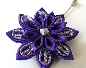 Épinglette à revers de fleur pour hommes. Broche de fleurs en tissu Kanzashi . Épinglette à revers de fleur Kanzashi. Boutonnière épingle à revers. Boutonnière de mariage faite à la main.