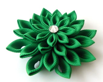 Kanzashi  fabric flower brooch . Emerald green flower brooch. Emerald kanzashi brooch. Handmade green flower brooch.