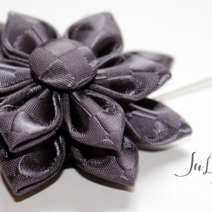 Grey Men&#39;s Flower Lapel Pin. Kanzashi flower brooch . Kanzashi flower lapel pin. Grey Boutonniere lapel pin. Handmade Wedding Boutonniere.