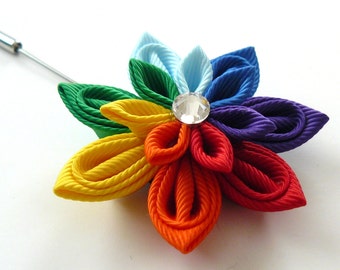 Boutonniere del orgullo LGTB. Pin de solapa de flor kanzashi arcoíris. Alfiler de solapa con ojal. Boutonniere de flores arcoíris. Pin de solapa para hombre. Pin del Orgullo Gay