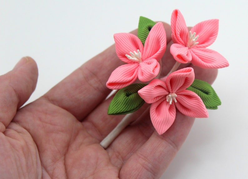 Flower broochFabric flower broochHandmade women broochKanzashi broochBrooch pinWhite pink flower pin Hortensia flower brooch