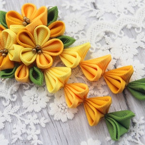 Gold yellow kanzashi flower hair clip/Japanese hair accessories/Oriental hair clip/Geisha hair accessories/Yellow gold flower hair clip