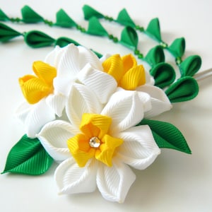 Daffodil Kanzashi fabric flower hair fork.  Daffodil kanzashi flower hair U pin. Japanese hair fork. Kanzashi hair stick. Oriental hair pin.