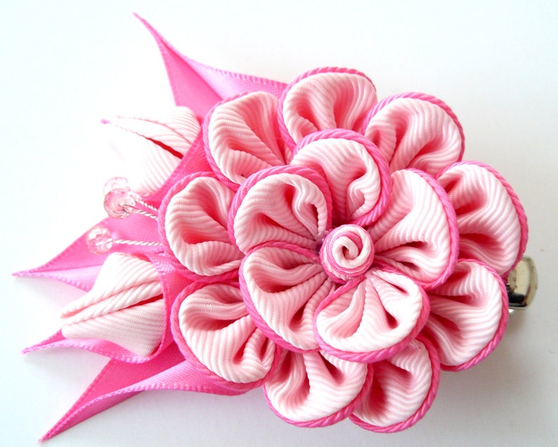 Kanzashi fabric flower hair clip, Pink fabric flower. image 2