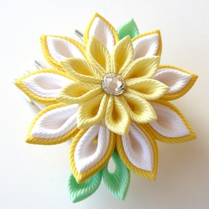 Kanzashi Fabric Flower hair comb . Yellow kanzashi hair comb. Yellow kanzashi.