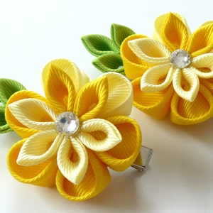 Kanzashi  Fabric Flowers. Set of 2 hair clips. Shades of yellow. Yellow kanzashi flowers. Yellow girl hair clips.