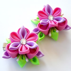 Kanzashi  Fabric Flowers. Set of 2 hair clips. Pink, orchid and green.