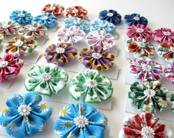 Two alligator hair clips. Small flower hair clips. Girls hair clips.Girls small hair clips.Baby girl hair clips. Small flowers for hair.