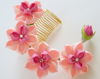 Kanzashi Fabric Flower hair comb . Pink hair comb. Pink kanzashi flowers.