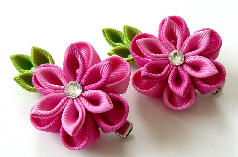 Kanzashi Fabric Flowers. Set of 2 hair clips. Shades of pink. Pink kanzashi flowers. Pink girl hair clips. image 1