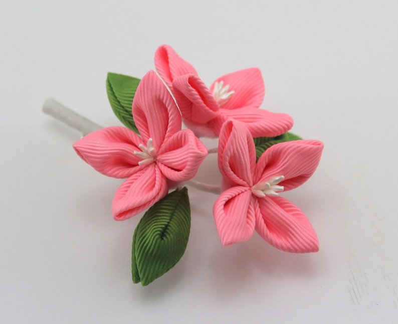 Flower broochFabric flower broochHandmade women broochKanzashi broochBrooch pinWhite pink flower pin Hortensia flower brooch