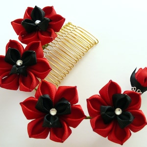 Kanzashi Fabric Flower hair comb . red and black hair comb. Red and black kanzashi flowers.