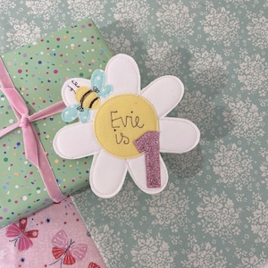 Daisy Flower Personalised Birthday Rosette