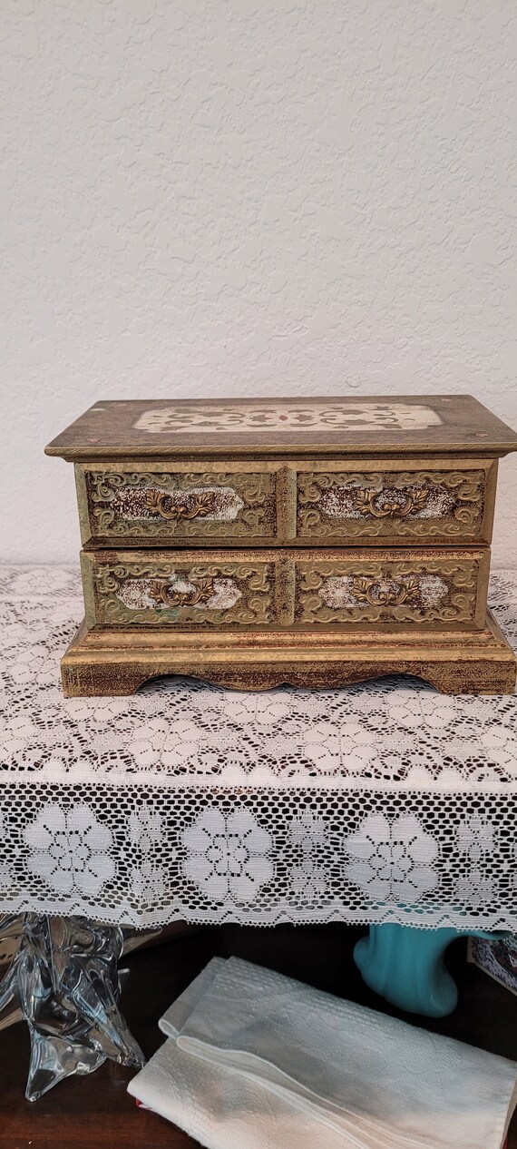 vintage-florentine-wooden-gem