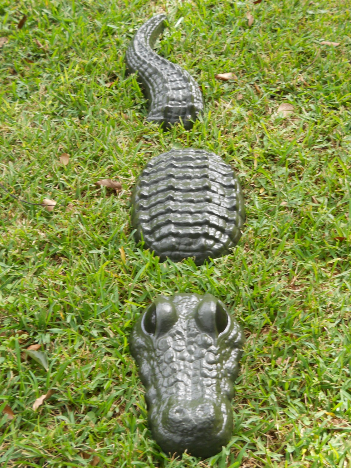 resin alligator statue