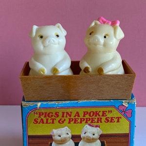 Vtg Pigs in a Poke Plastic Salt and Pepper Shaker Set with Orignal Box, White Pigs in Brown Box, Pink Bow Pink, Plastic Salt and Pepper Set image 1