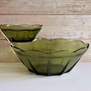 Vintage Anchor Hocking Avocado Green Glass Chip and Dip Bowl Set
