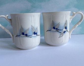 Vtg Geese Mugs, Haeng Nam Sa Snow Bone China 1986 Blue and Gray Flying Geese Design Coffee Mugs, Set of 2, Flying Birds Blue White Mugs