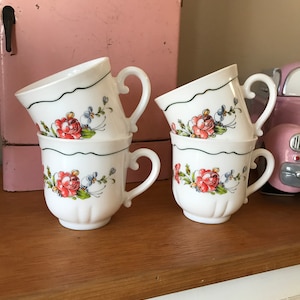 Vintage Arcopal France Milk Glass Cups Provincial Pattern Set of 4 Coffee/Tea Cups, Mugs