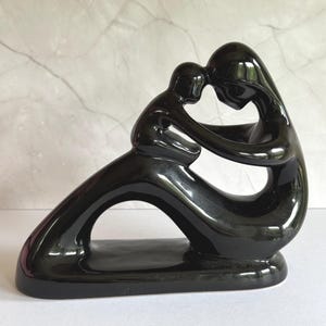 Vtg Mother and Child Art Sculpture, Ceramic Black Modern Art Sculpture Mother Holding Child Made in Thailand 6&quot; tall by 7&quot; long