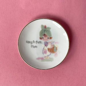 Vtg Miniature Precious Moments &quot;Hang In There Mom&quot; Porcelain Plate, 1984 Jonathan and David Enesco Products, 4 Inch Mini Wall Plate Decor