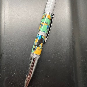 Acrylic Pluma Twist Pen