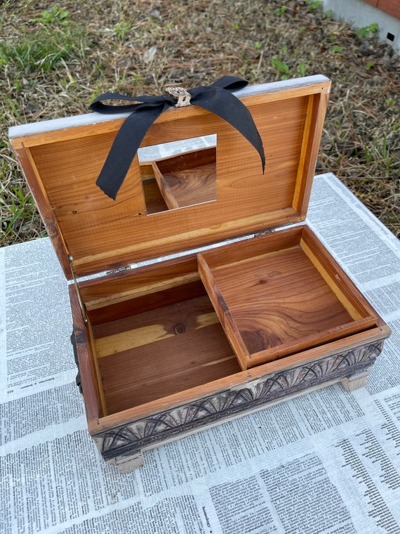 Cedar Death Box - Gem