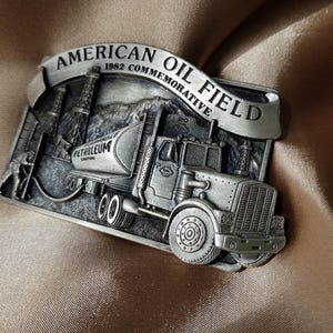 VINTAGE Men&#39;s Belt Buckle, American Oil Field 1982 Commemorative, Oil Drilling, Oil Wells, Limited Edition # 1969 of 10,000,Gift For Him