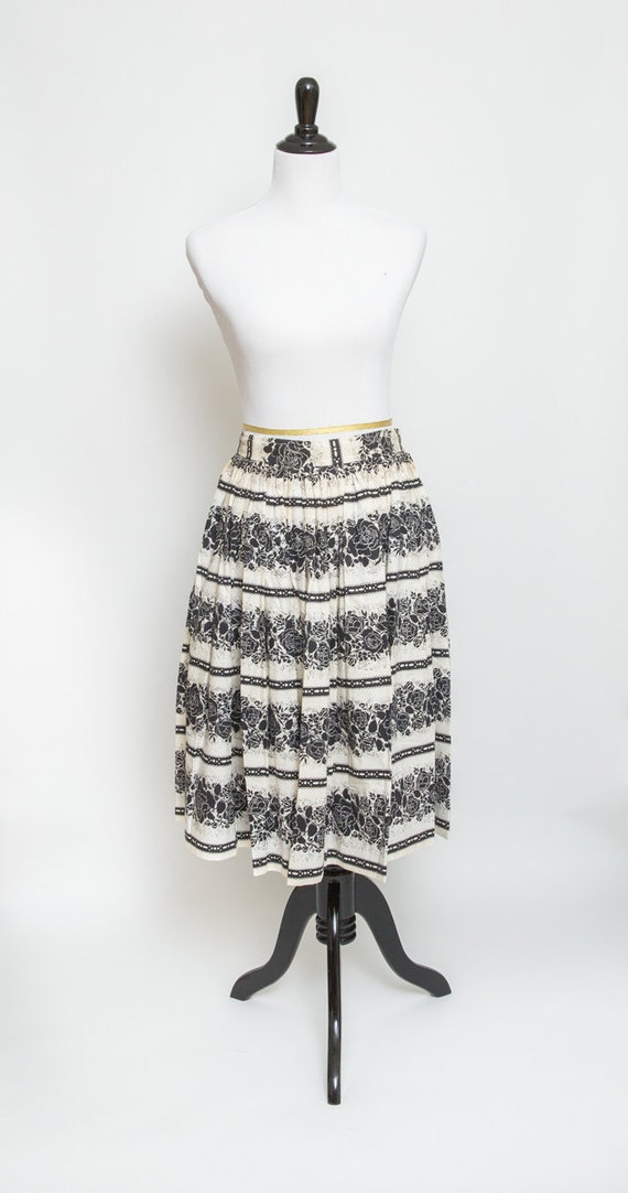 Black and white vintage skirt