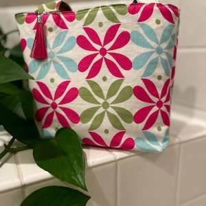 Floral  Gift Bag, Mini Tote,Handmade Reusable Fabric Gift Bag, Small Gift Bag, Small Tote gift Bag with Handles.