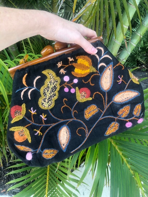 Vintage handbag with lucite handle
