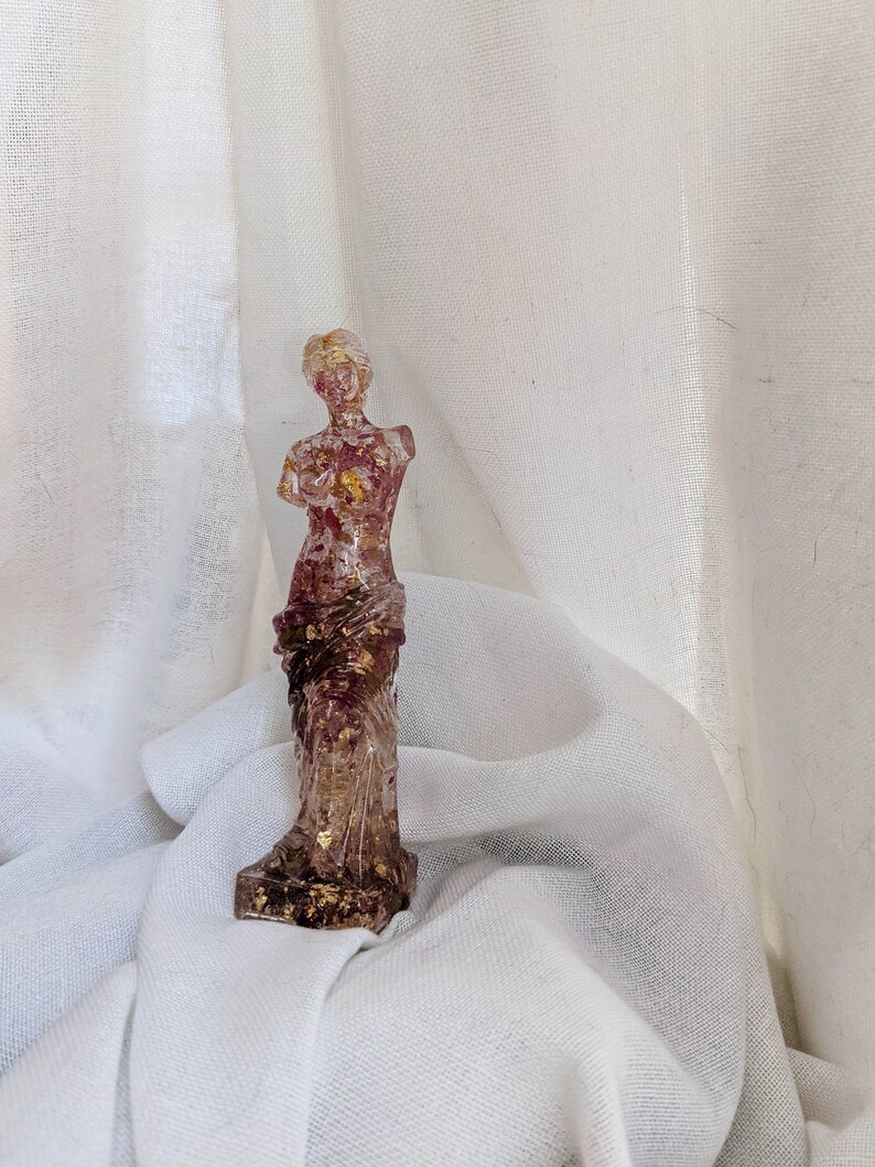 venus de milo statuette
