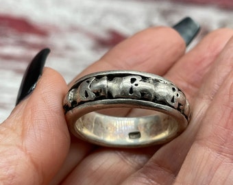 Heavy Atique Rose and Skull Mens Engagement Ring Oxidized 925 Sterling Silver Heavy Atique Rose and Skull Mens Engagement Ring Oxidized 925 Sterling Silver