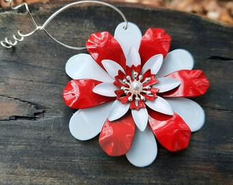 Adorno colgante de flores rojas y blancas, flor esmaltada de Metal, decoración navideña navideña ORN23