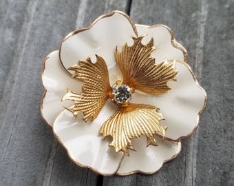 Small Enamel Flower Brooch Ivory and Gold Pansy Metal Flower Ivory Flower Pin Ivory Brooch Gold Dainty Enamel Broach Rhinestone Flower FB34