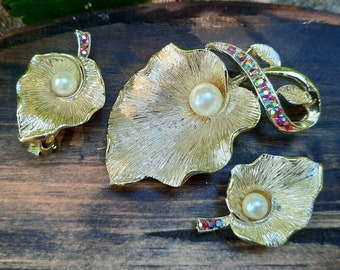 Vintage Leaf Brooch and Clip Earrings Set Gold Tone with Red AB Crystal Rhinestone Stems and Faux Pearls 60s Demi Parure Clip On V417