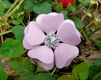 Broche de flor rosa Pin de flor de esmalte Bubblegum Pink Metal Flower Broche de diamantes de imitación FB140